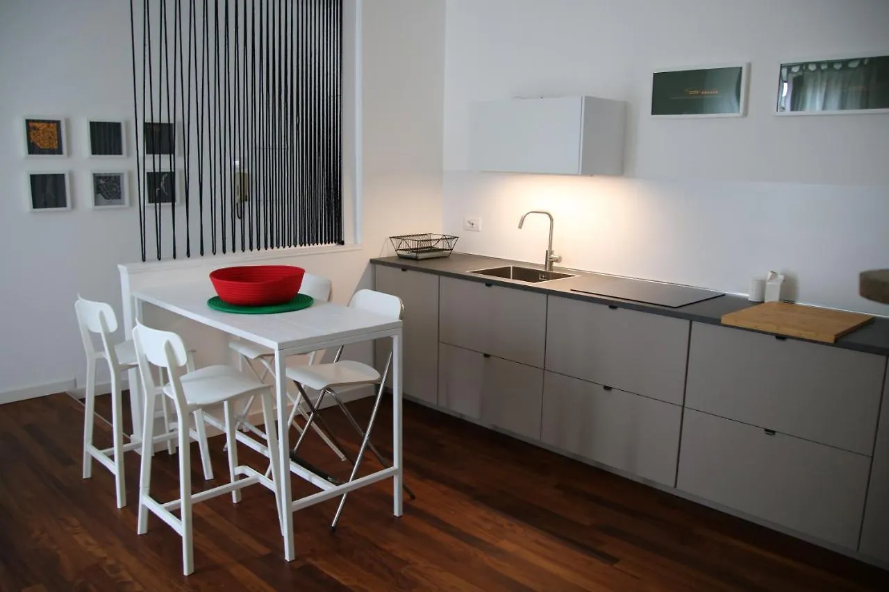Apartment Joivy Stylish Apt In Centre Of Cernobbio