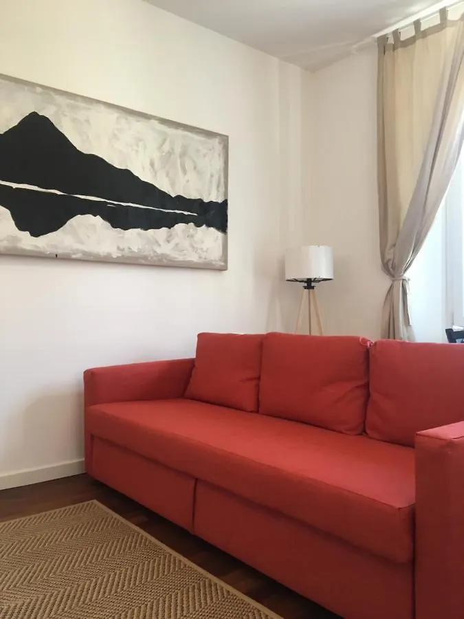 Apartment Joivy Stylish Apt In Centre Of Cernobbio