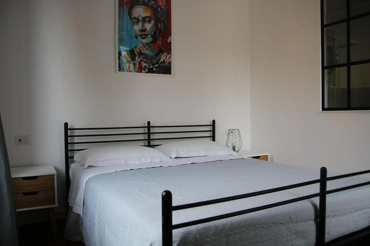 Apartment Joivy Stylish Apt In Centre Of Cernobbio
