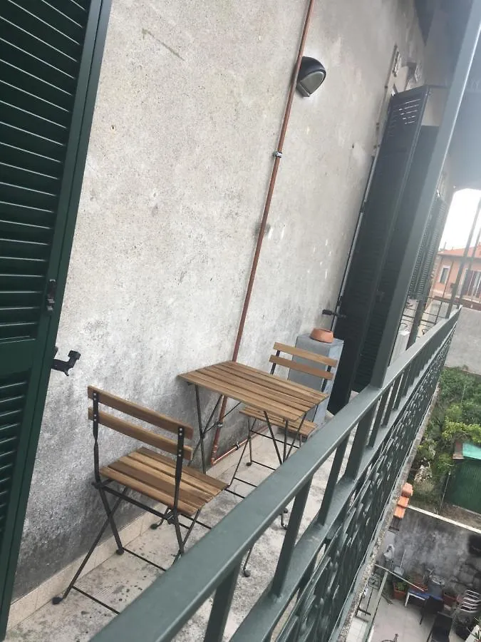 Joivy Stylish Apt In Centre Of Cernobbio 0*,