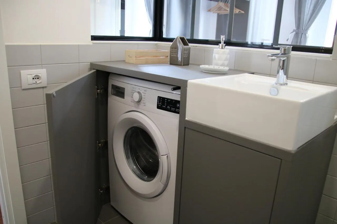 Apartment Joivy Stylish Apt In Centre Of Cernobbio Italy
